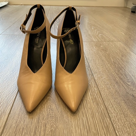 Size 8.5 Nine West heels with ankle strap - Picture 4 of 10